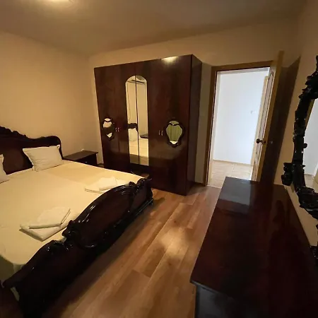Palm Court A26 Апартамент *